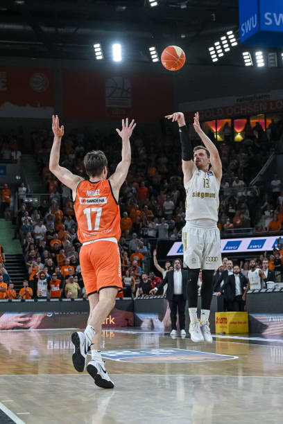 更令人叹服 更令人叹服