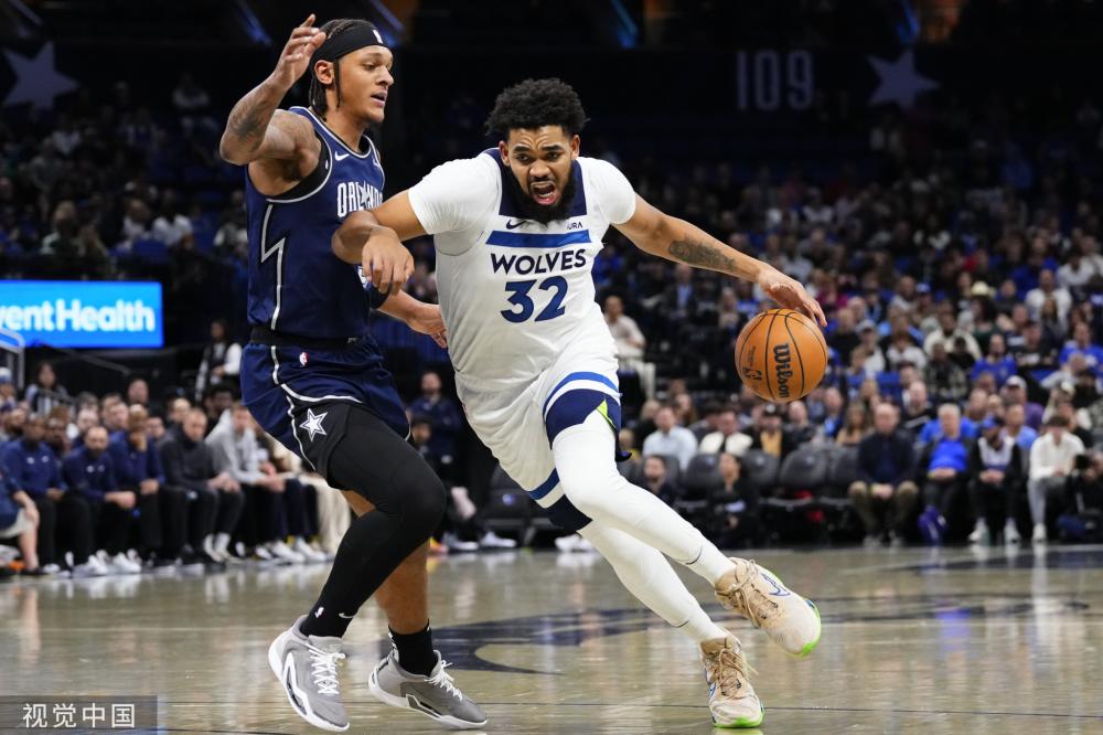 的阴影下 的阴影下