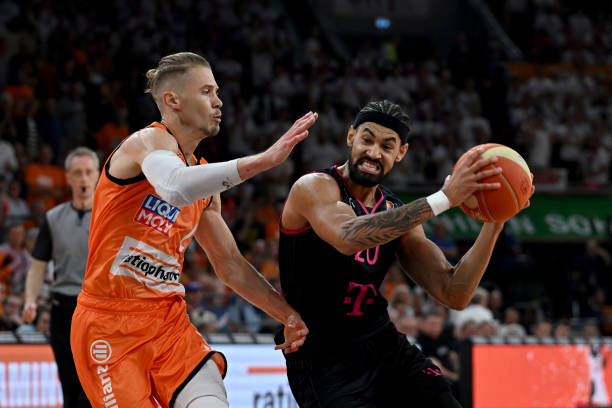 引擎上更容 引擎上更容